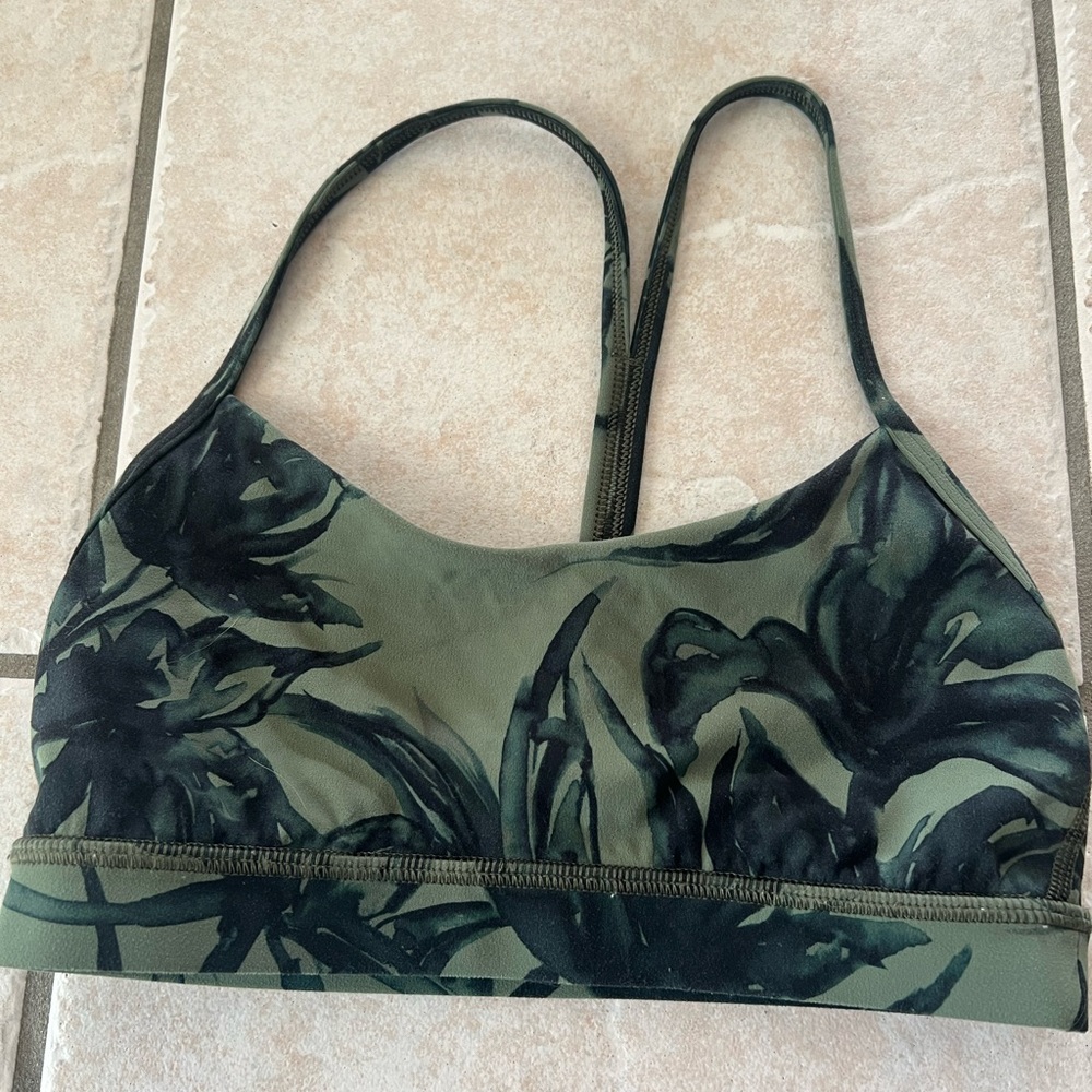 Lululemon sports bra